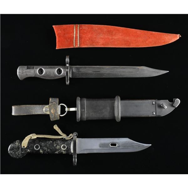 1 SWORD, 2 BAYONETS & 1 HELMET.