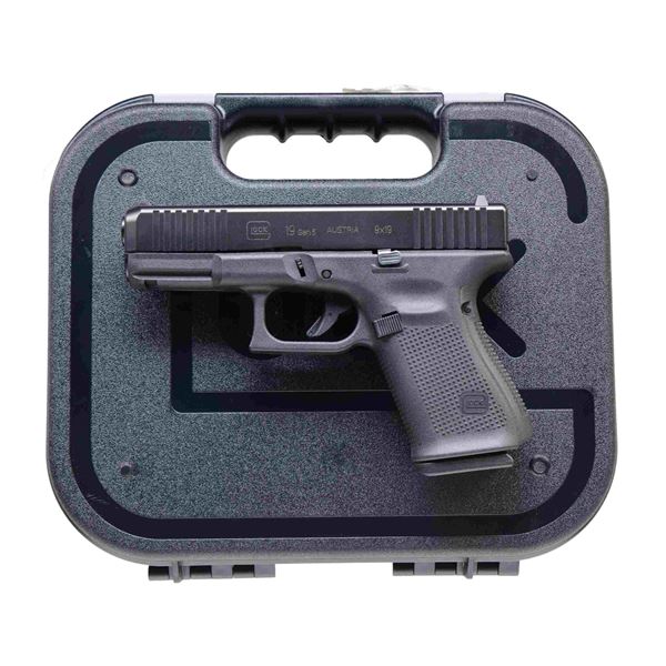 GLOCK MODEL 19 GEN 5 SEMI AUTO PISTOL.