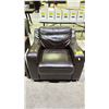 Image 2 : LEATHER LOUNGE CHAIR