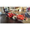 Image 2 : FERRIS GAS RIDE-ON MOWER WITH KEYS