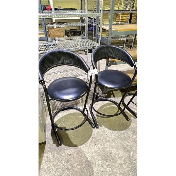 2 BLACK BAR STOOLS