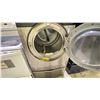 Image 2 : SAMSUNG FRONTLOAD DRYER WITH PEDESTAL