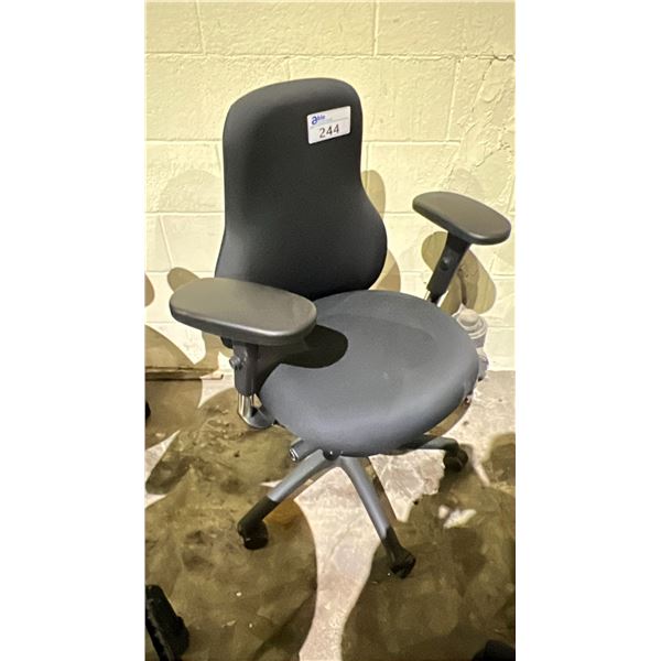 TASK CHAIR WITH ADJUSTABLE ARMS, HEIGHT & TILT