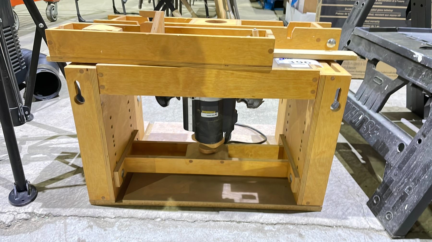 CUSTOM BUILT ROUTING TABLE WITH BLACK & DECKER PROFESSIONAL ROUTER ...