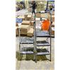 Image 2 : 2 ASSORTED STEP LADDERS