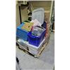 Image 1 : PALLET OF ASSORTED ITEMS INCLUDING; TOTES, SUITCASE & MORE