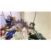 Image 2 : SHELF LOT OF ASSORTED PORCELAIN DOLLS