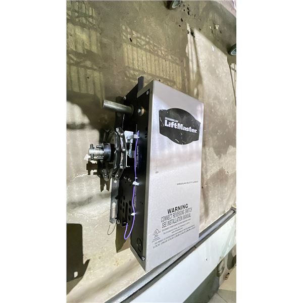 CHAMBERLAIN LIFTMASTER GARAGE DOOR OPERATOR