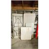Image 1 : 5 FOLDING TABLE