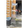 Image 2 : METAL ROLLING RACK (DAMAGED WHEEL)