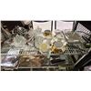 Image 3 : 2 SHELVES OF ASSORTED ITEMS INCLUDING; BAGS, DINNERWARE, EIFFEL TOWER DECOR & MORE