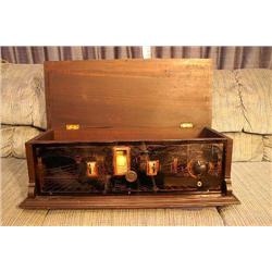 Metro Electric Co. model "Metrodyne Super 7" with Egyptian scene