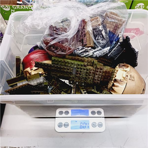 Mix Mega Bloks 8lb & Plastic Bin