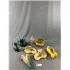 Image 1 : Nice Vintage Chalkware Lot with 2 Blue Mountain Pottery Pieces