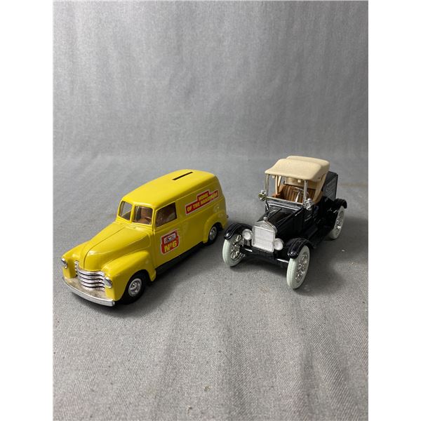 Lot of 2 Collectible Die Cast Cars. Home Hardware Piggy Bank, and Snap On Tools 1920 Ford Runabout