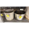 Image 2 : SHELF OF ASSORTED SIZED COMMERCIAL STOCK POTS