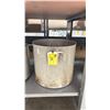 Image 2 : SHELF OF ASSORTED SIZED COMMERCIAL STOCK POTS
