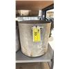 Image 2 : SHELF OF ASSORTED SIZED COMMERCIAL STOCK POTS