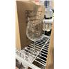 Image 2 : BOX OF ASSORTED COMMERCIAL RESTAURANT WINE GLASSES