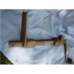 Heavy duty commercial can opener