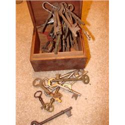 Lg. amount of old skeleton keys in wooden box