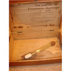 The Comfort Fountain Syringe in orig. wood box
