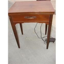 Sewing machine cabinet w/Singer machine