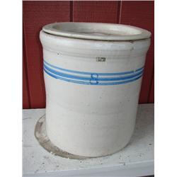 8 Gal. crock w/lid