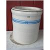 Image 1 : 8 Gal. crock w/lid