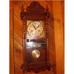 31 day wall clock w/key & pendulum