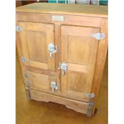Old wood ice box-White Mountain label, with keys!