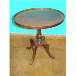 Pie Crust Edge Occasional Table