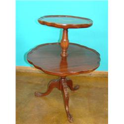 Scalloped edge 2 tier table