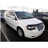 Image 2 : 2010 Chrysler Town and Country RUNS WITH MECHANICAL PROBLEMS