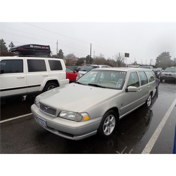 2000 Volvo V70