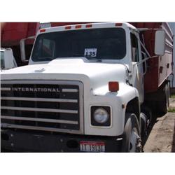 International 1900 10 Wheeler Truck