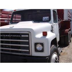 International S1954 10 Wheeler Truck