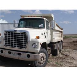Ford 9000 Dump Truck