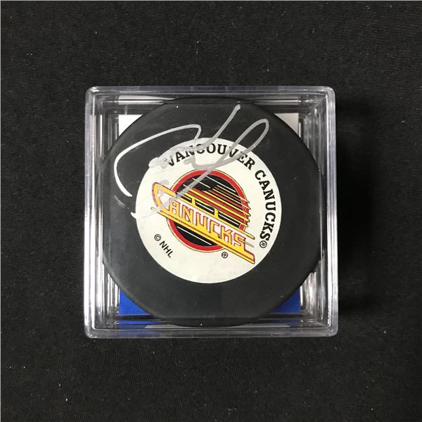 CAM NEELY SIGNED VANCOUVER CANUCKS HOCKEY PUCK (PSA COA)