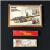 Image 1 : VINTAGE MODELS TRAINS AND ACCESSORIES TYCO OPERATING CROSSING GATE (COMPLETE IN BOX)