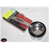 Image 1 : NEW ONEIDA STAINLESS STEEL MEASURING CUPS W/ LOOPS