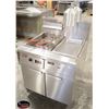 Image 4 : FRYMASTER GAS DEEP FRYER WITH SIDE DUMP AND HEAT