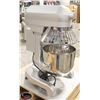 Image 2 : NEW CHEFS MATE 10 QUART MIXER W/ ATTACHMENTS