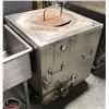 Image 8 : NATURAL GAS 32" X 32" TANDOOR OVEN