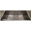 Image 3 : DOUBLE WELL S/S SINK WITH 24" X 24" WELLS