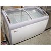 Image 1 : OMCAN DISPLAY FREEZER