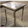 Image 2 : STAINLESS STEEL WORK TABLE 30" X 30" X 35"