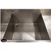 Image 5 : 3 WELL STAINLESS STEEL SINK W/ RIGHT HAND DRAIN