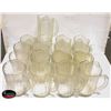Image 1 : 17 CARLISLE POLY CARB PITCHERS