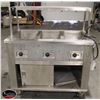 Image 1 : SECO 3 WELL STEAM TABLE W/ SERVING SHELF